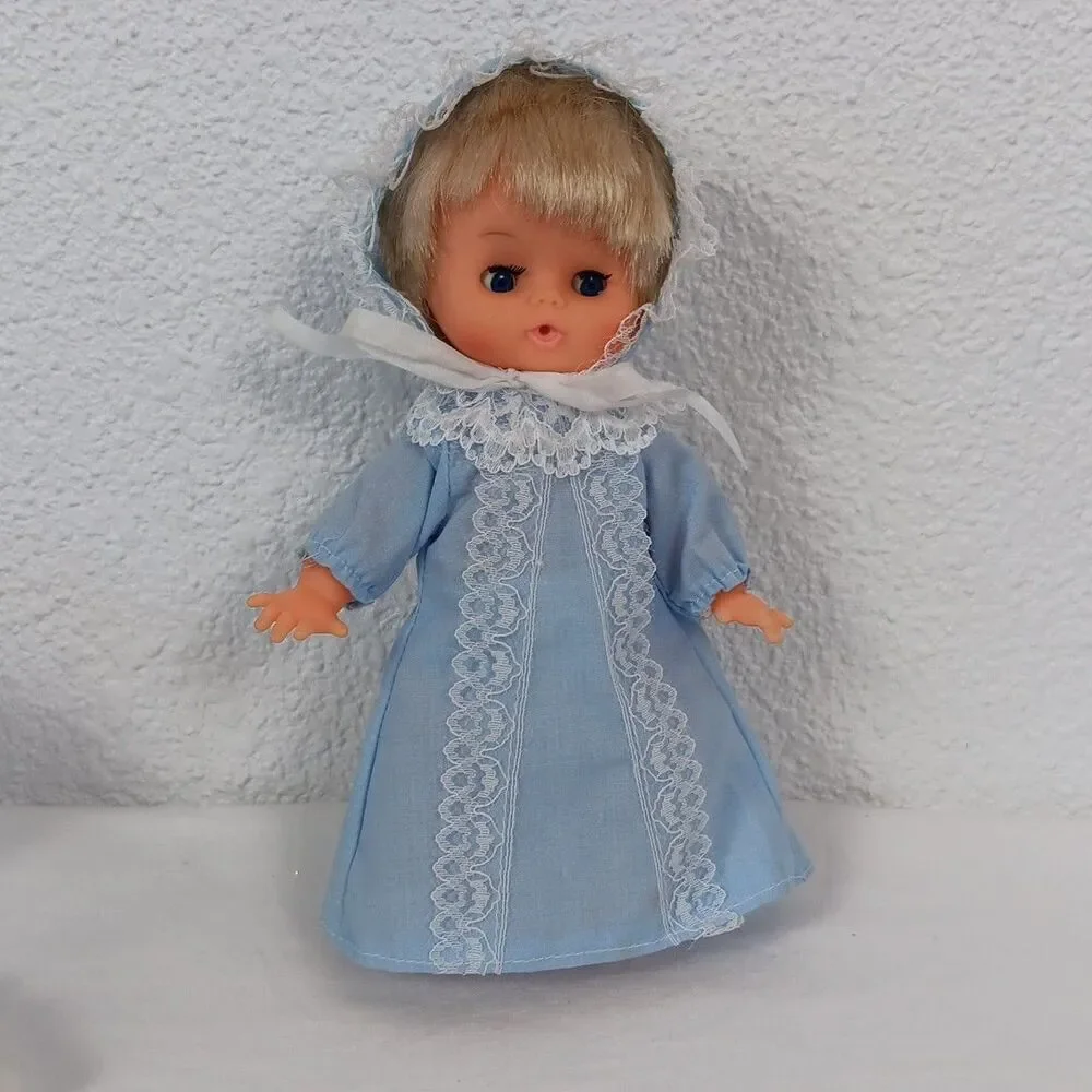 Vintage Dolls in Crib with Bottle Plastic Made in Hong Kong 7